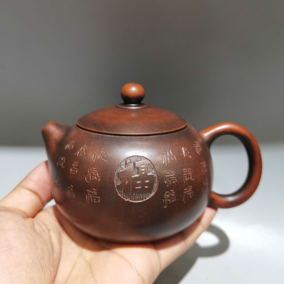 am-ne-hung-tay-thi-dieu-bien-1